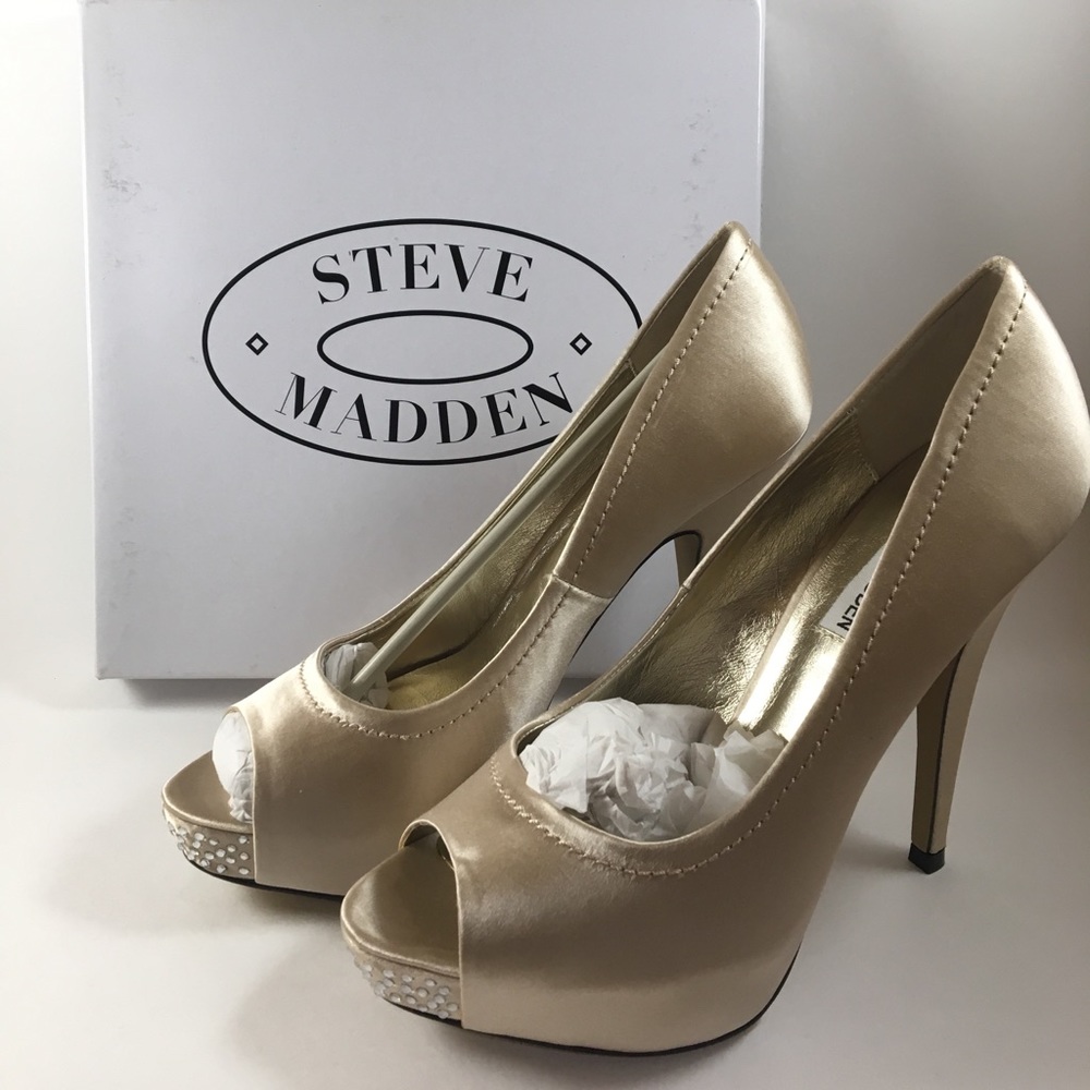 NWB Steve Madden Rhinestone Peep Toe Heel!